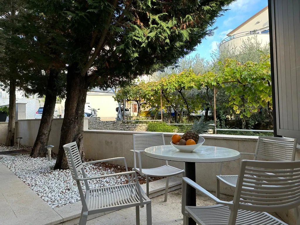 Studio-Apartment mit Terrasse