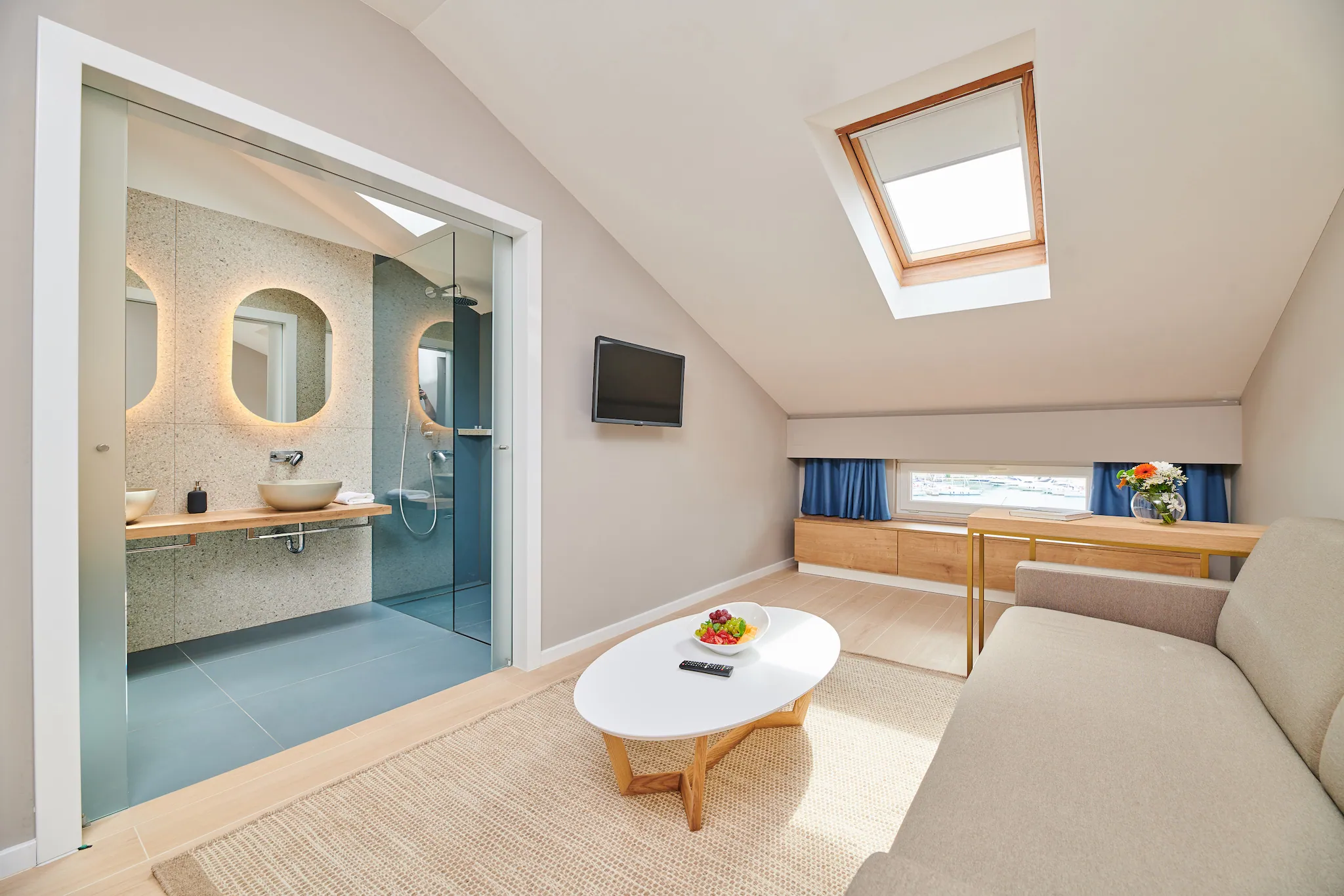 Suite mit einem Schlafzimmer, Balkon und Meerblick